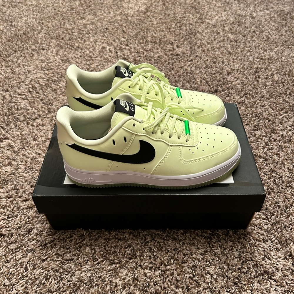 Nike Air Force 1 Low Glow